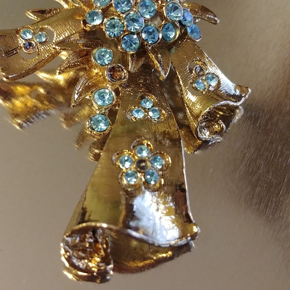 🎉2/$16 Oversized Pendant Brass Antique Gold and Blue Crystal Costume Jewelry - Picture 7 of 10